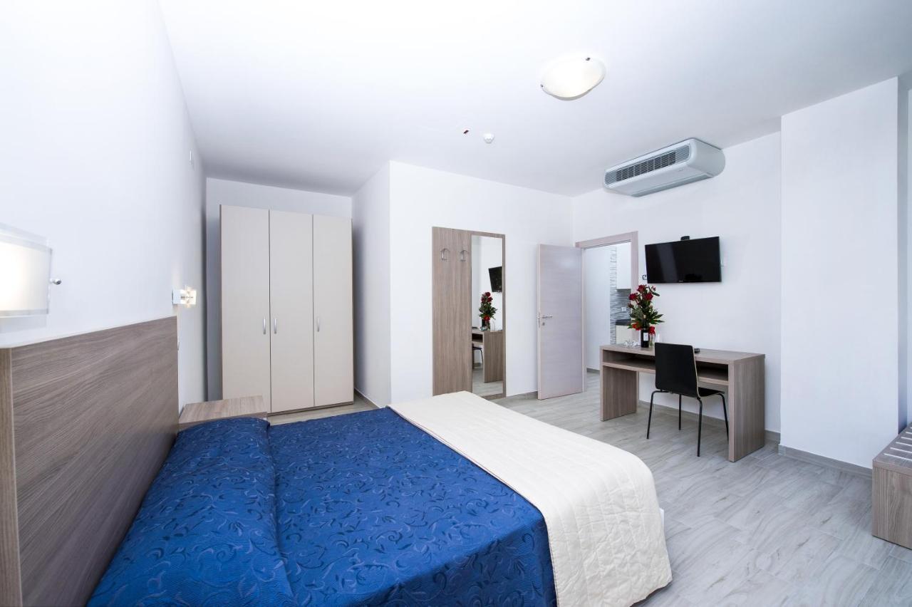 Ciccio Hotel ミザーノ・アドリアーティコ エクステリア 写真